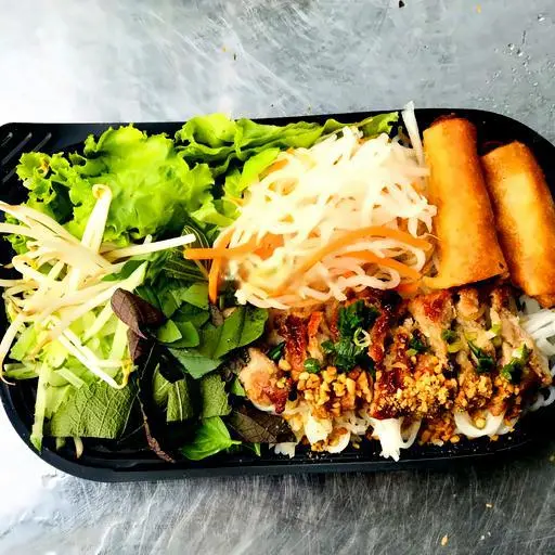 Hình ảnh Bún Thịt Nướng Thập Cẩm + Bún Thêm