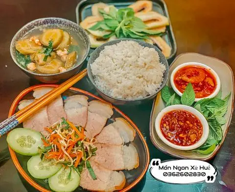 Hình ảnh Cơm Thịt Luộc Tôm Chua