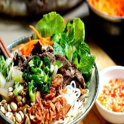 Hình ảnh Bún bò xào đặc biệt