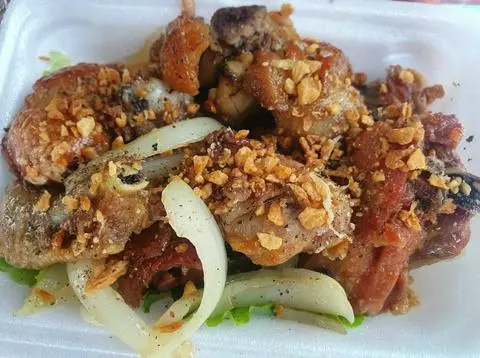 Hình ảnh Gà Rim Mắm Tỏi