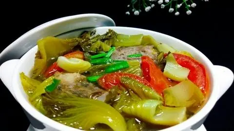 Hình ảnh Hộp Canh Cải Chua Thịt Bằm