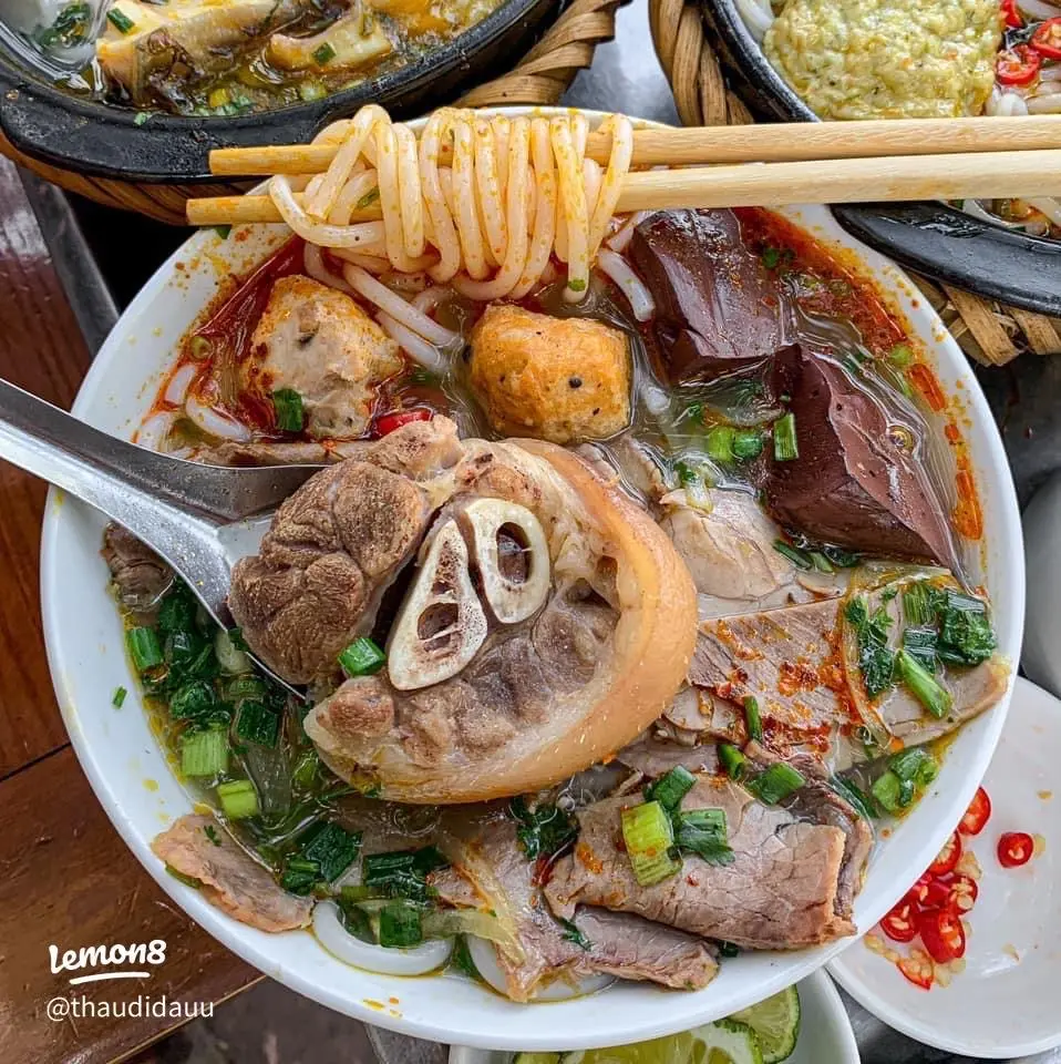 Hình ảnh Bún bò Giò nạc