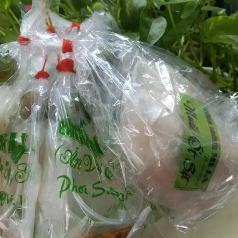 Hình ảnh Bánh Tráng Phơi Sương Chấm Muối ớt sệt 