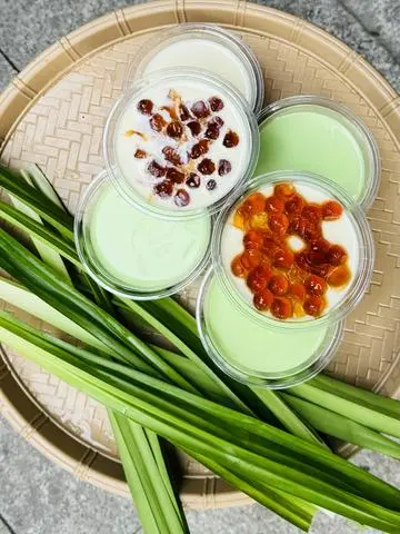 Hình ảnh Tàu Hủ Singapore vị lá dứa kèm sốt + trân châu