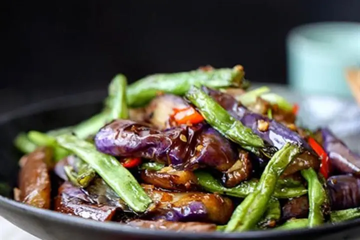 Hình ảnh Cà tím xào đậu đũa