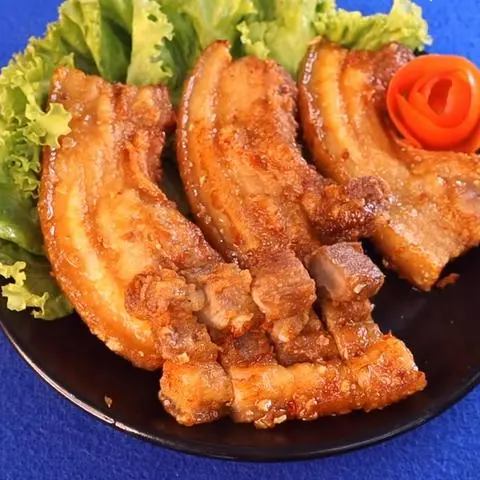 Hình ảnh Cơm ba rọi chiên