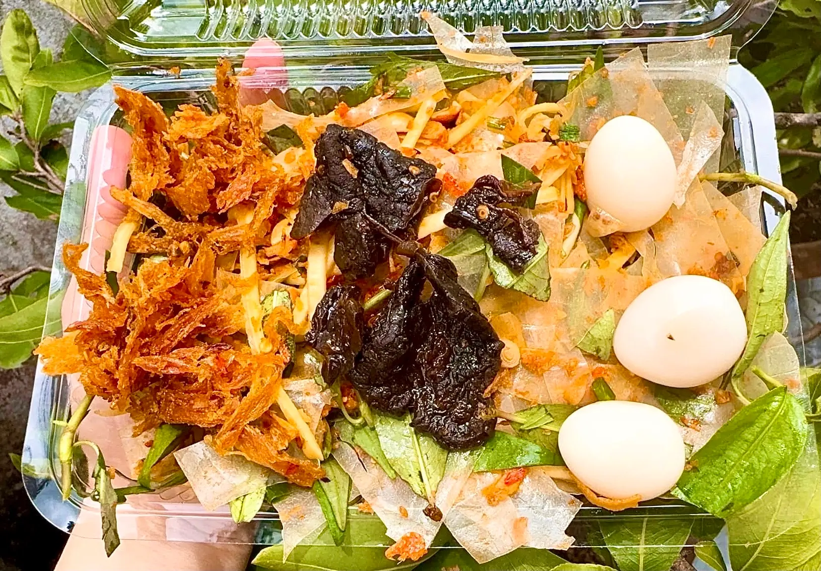 Hình ảnh Bánh tráng trộn sốt bò thập cẩm