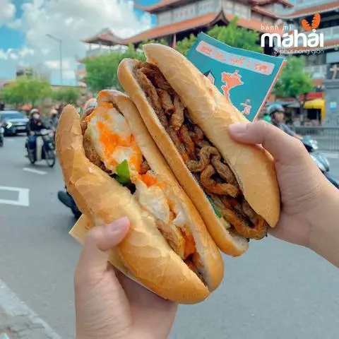 Hình ảnh Combo 2 ổ bánh mì - 1 chả cá - 1 chả trứng