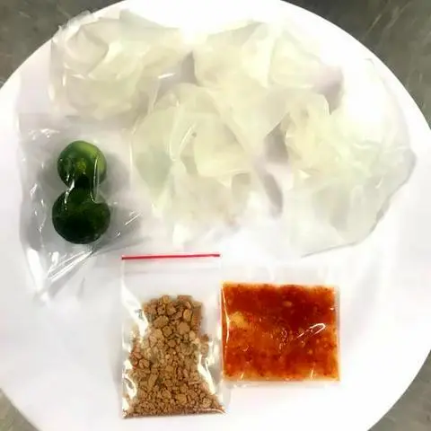 Hình ảnh Bánh tráng siêu cay muối to
