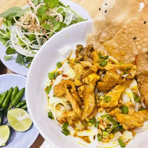 Hình ảnh MÌ QUẢNG GÀ CHỌI RÚT XƯƠNG 