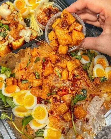 Hình ảnh Bánh tráng trộn tóp mỡ 