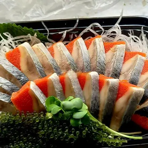 Hình ảnh Sashimi cá trích ép trứng đỏ - 1 Thanh 18 miếng 