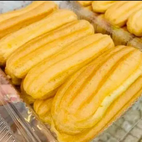 Hình ảnh bánh su kem hộp 10 cái 