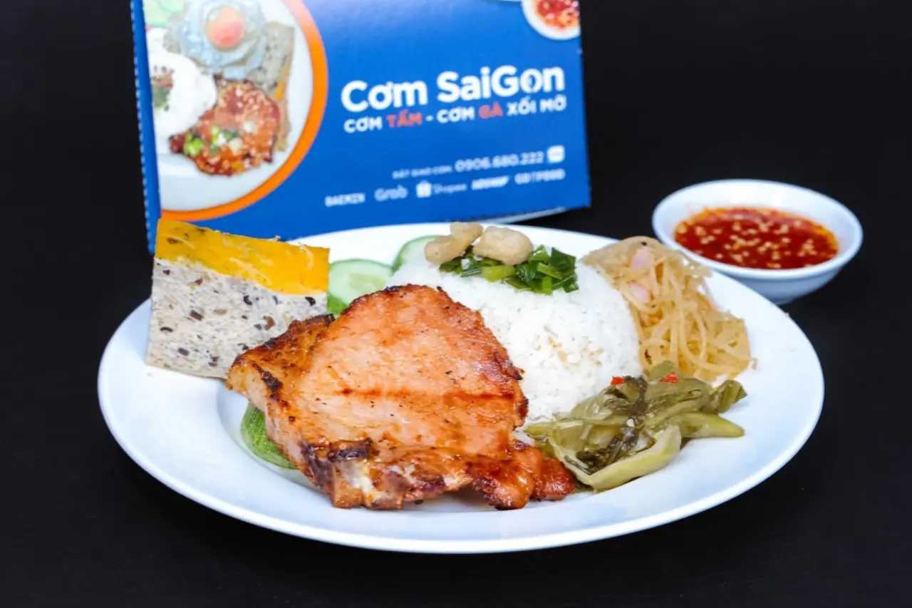 Hình ảnh Cơm sườn bì chả