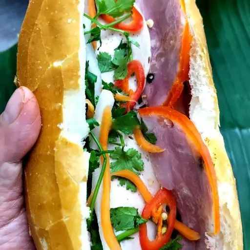 Hình ảnh Bánh mì thịt chả, Nhỏ