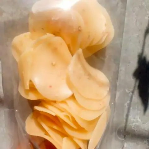 Hình ảnh Bánh Phồng Tôm Chiên Sẵn