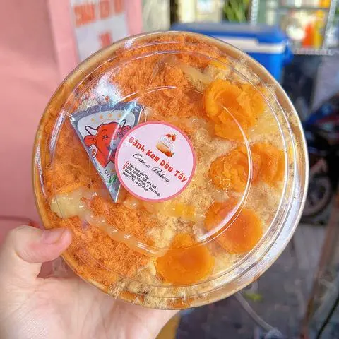 Hình ảnh Bông lan trứng muối hộp tròn 