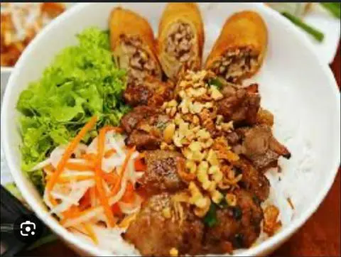 Hình ảnh Bún thịt nướng chả giò