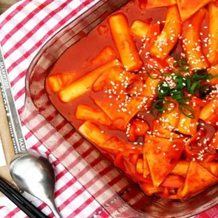 Hình ảnh Tokbokki (Bánh Gạo) Chả Cá