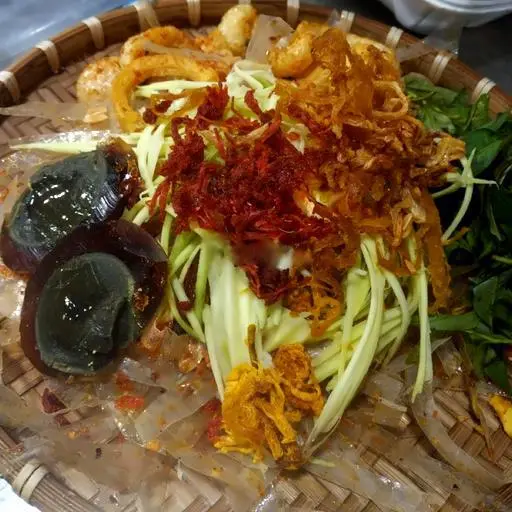 Hình ảnh Bánh tráng trộn thập cẩm trứng bách thảo da heo full khô