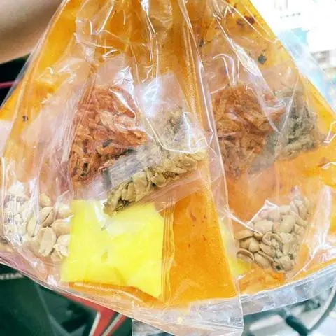 Hình ảnh Bịch Bánh Tráng Cuốn Bơ ( tự cuốn)