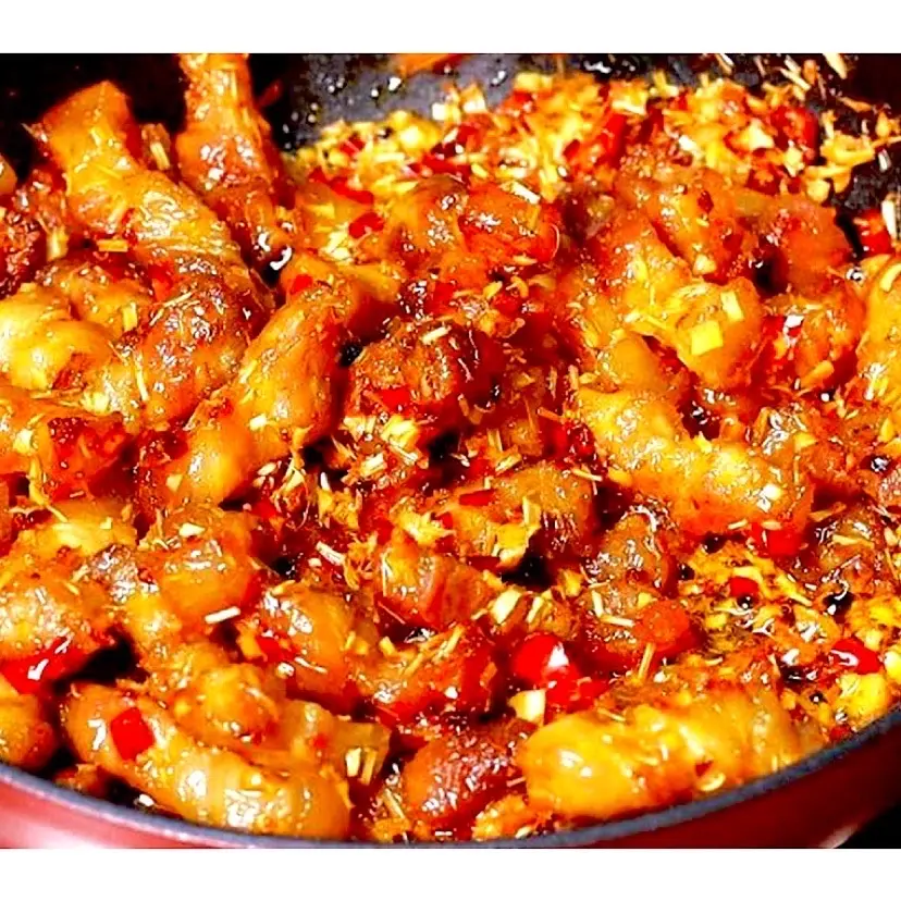 Hình ảnh Cơm Thịt Xào Sả Ớt