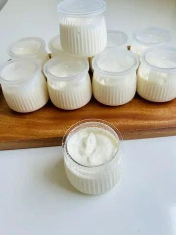 Hình ảnh Sữa chua phô mai - set 2 hũ
