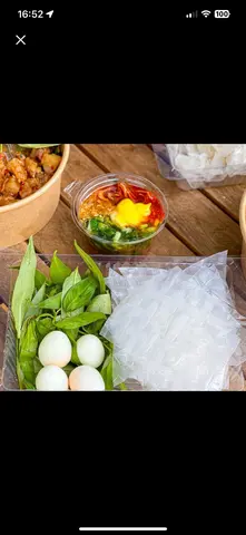 Hình ảnh Bánh Tráng Chấm Sốt Tép Hành Phi (Trứng)