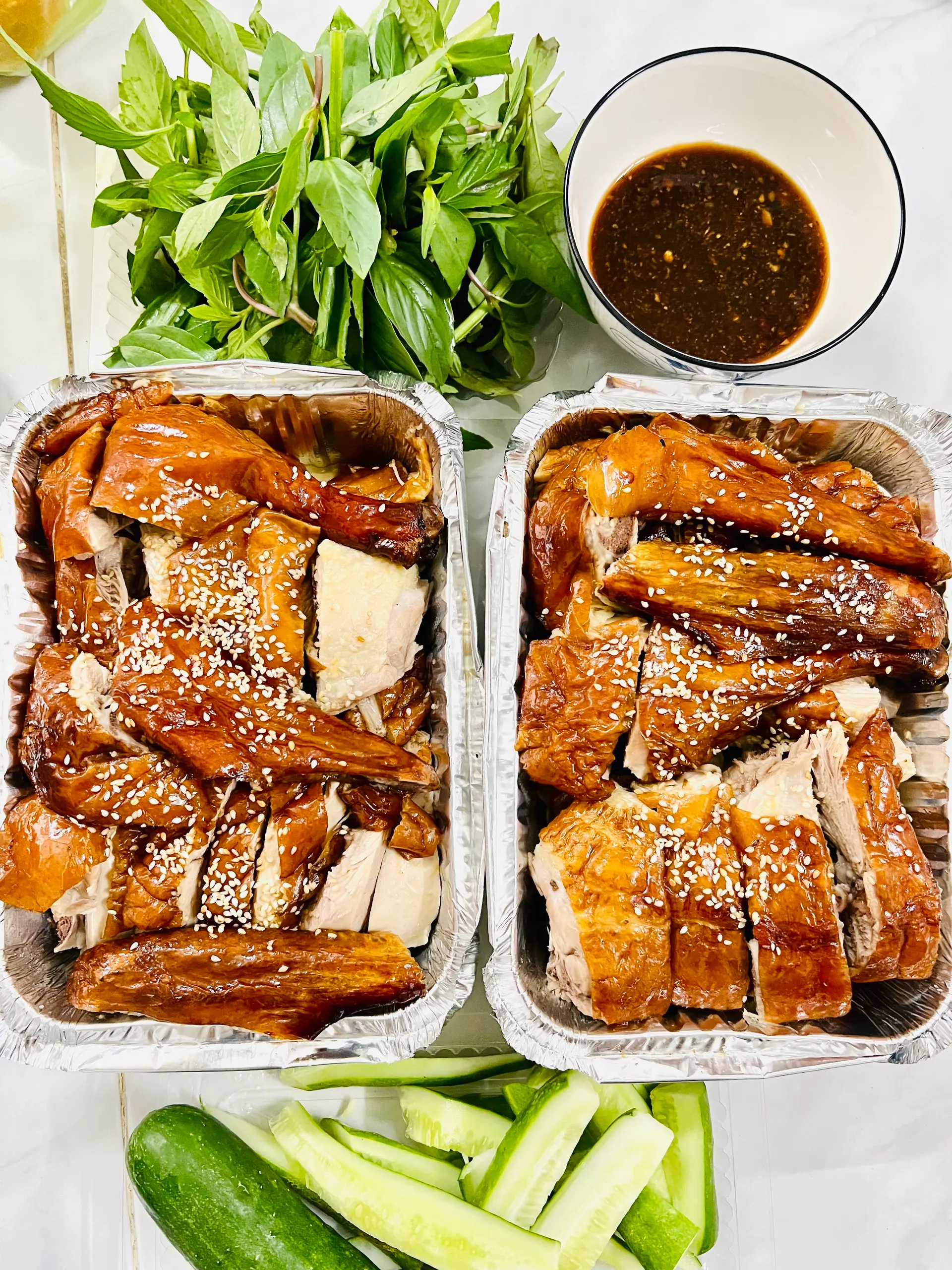 Hình ảnh Vịt quay Hương Đồng con to (phần 4-5) người + 4 bánh bao chiên