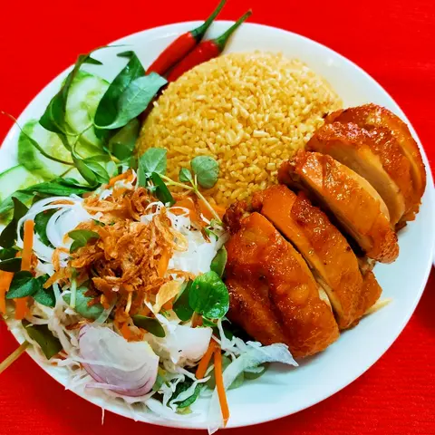 Hình ảnh Cơm Gà Chiên Bơ + Gỏi