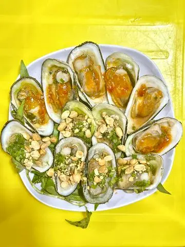 Hình ảnh Sò dẹo nướng mỡ hành 6 con