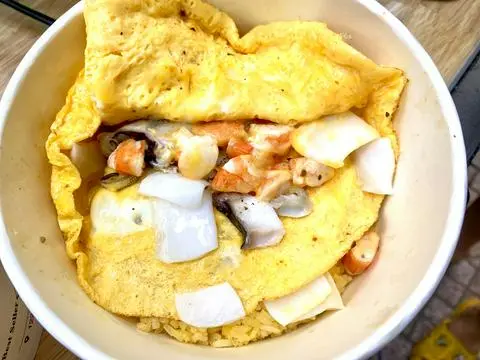 Hình ảnh CƠM CHIÊN HẢI SẢN PHỦ TRỨNG 