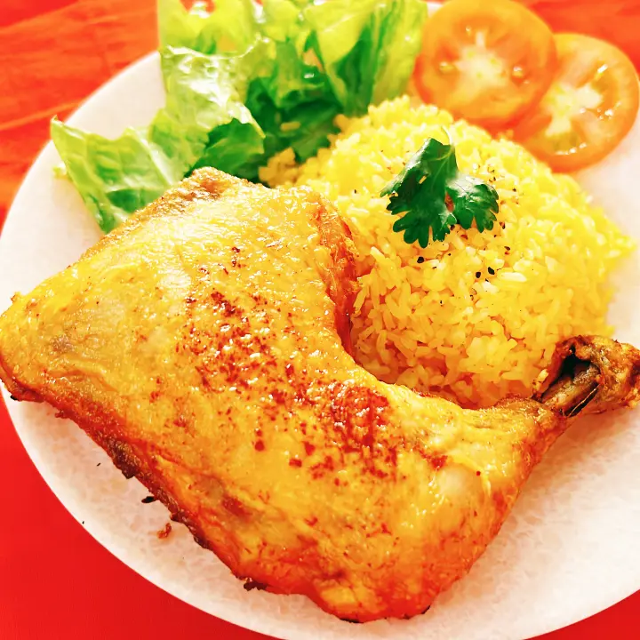 Hình ảnh Cơm Gà Xối Mỡ Góc Tư Đùi