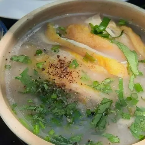Hình ảnh Cháo Gà Tre Nhiều Thịt