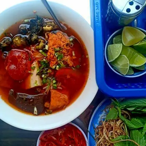 Hình ảnh Bún riêu chả cua ốc