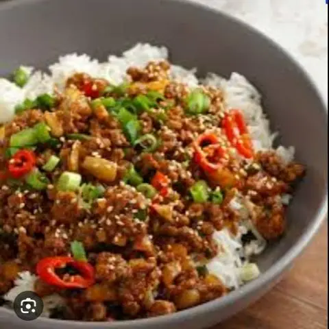Hình ảnh cơm thịt bò xào lá quế