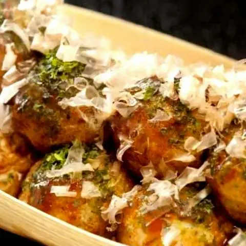 Hình ảnh Takoyaki nhân bạch tuộc 6 viên + Takoyaki nhân móng tay 6 viên ( 6 octopus + 6 Razor Shell)