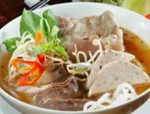 Hình ảnh Bún bò gân - thịt - chả