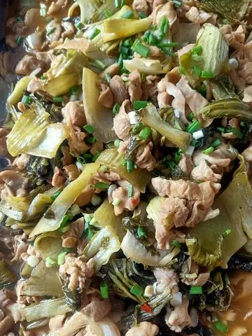 Hình ảnh Cơm canh thit bò nấu cải chua
