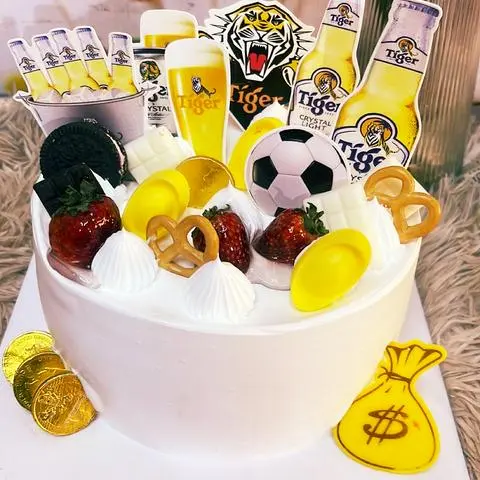 Hình ảnh bánh kem mẫu nam 20cm mã 06