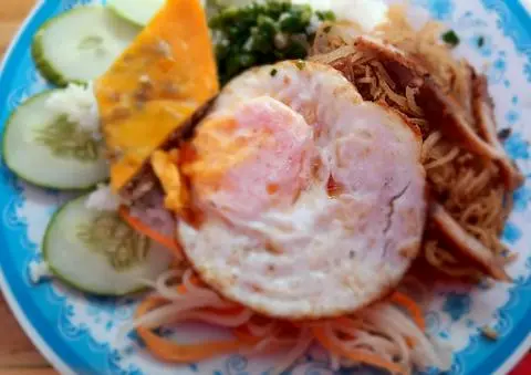 Hình ảnh Cơm bì - chả - ốp la