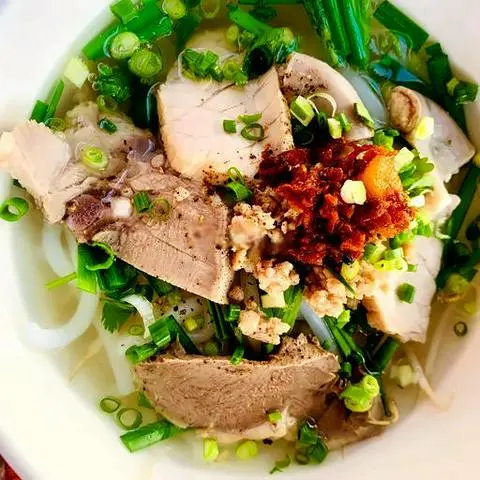 Hình ảnh Hoành thánh mì tươi nước thịt