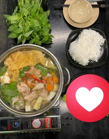 Hình ảnh Lẩu gà lá é