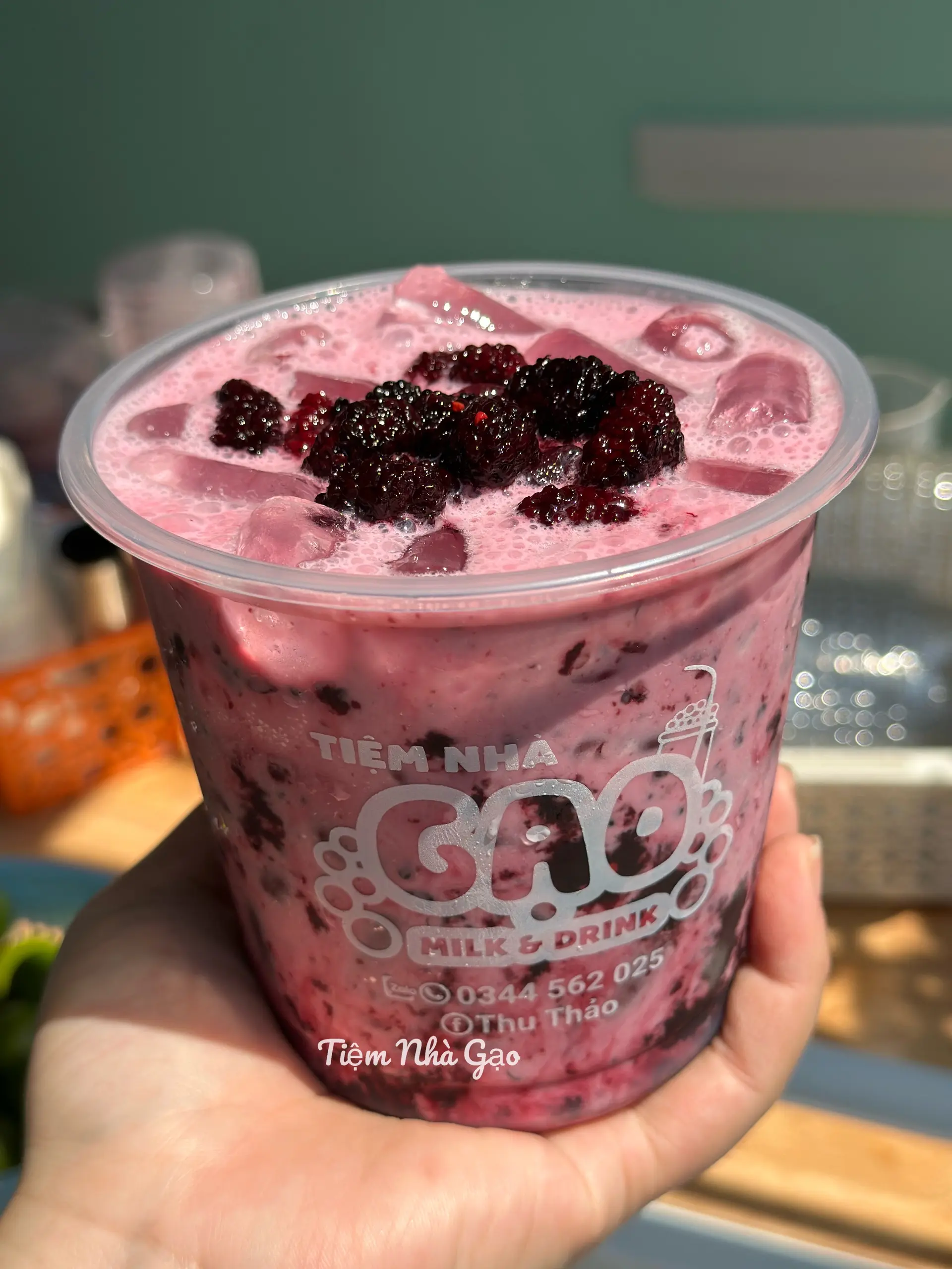 Hình ảnh Sữa Chua Dâu Tằm 