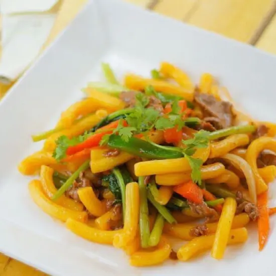 Hình ảnh Nui xào thập cẩm 