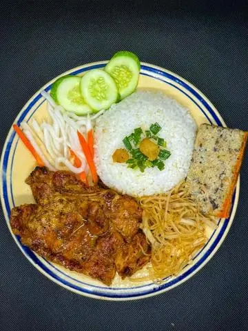 Hình ảnh Cơm tấm sườn bì chả