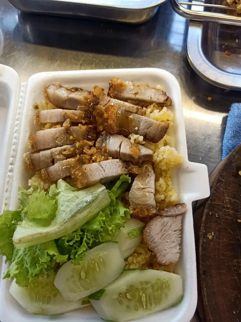 Hình ảnh Cơm heo quay
