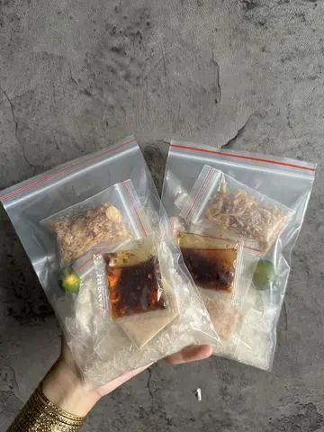 Hình ảnh BÁNH TRÁNG MUỐI - SATE HÀNH PHI