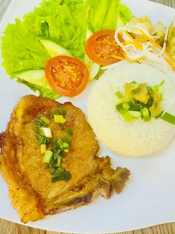 Hình ảnh Cơm tấm sườn nướng