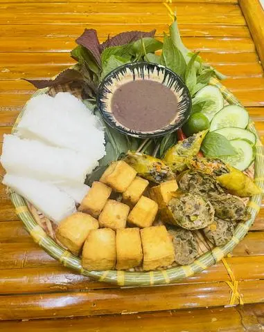 Hình ảnh Bún đậu chả giò - dồi sụn